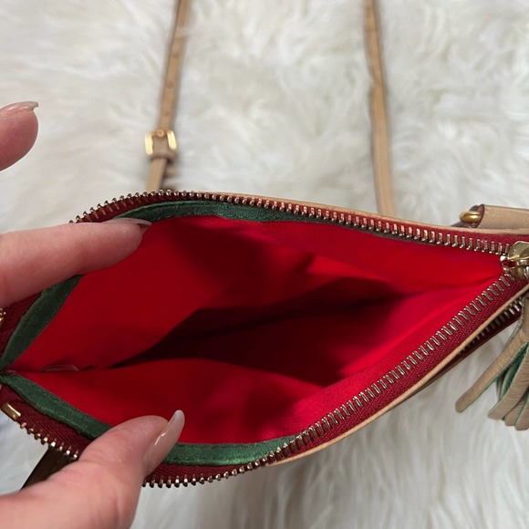 Dooney and Bourke tan Crossbody travel bag - Picture 3 of 6